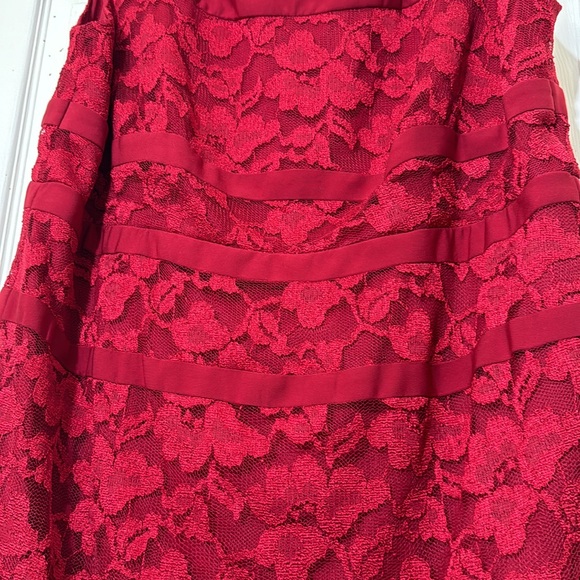 Women’s Red Dress Size 22W Lace Floral Pattern - Picture 5 of 8